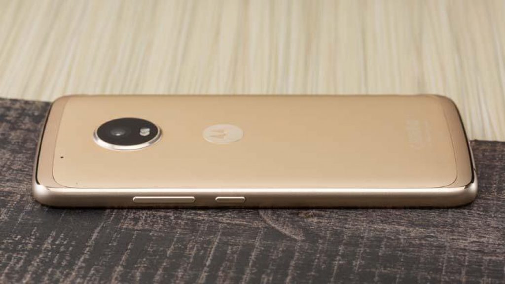 Вид сзади Moto G5 Plus