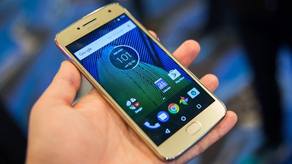 Стильный смартфон Moto G5 Plus