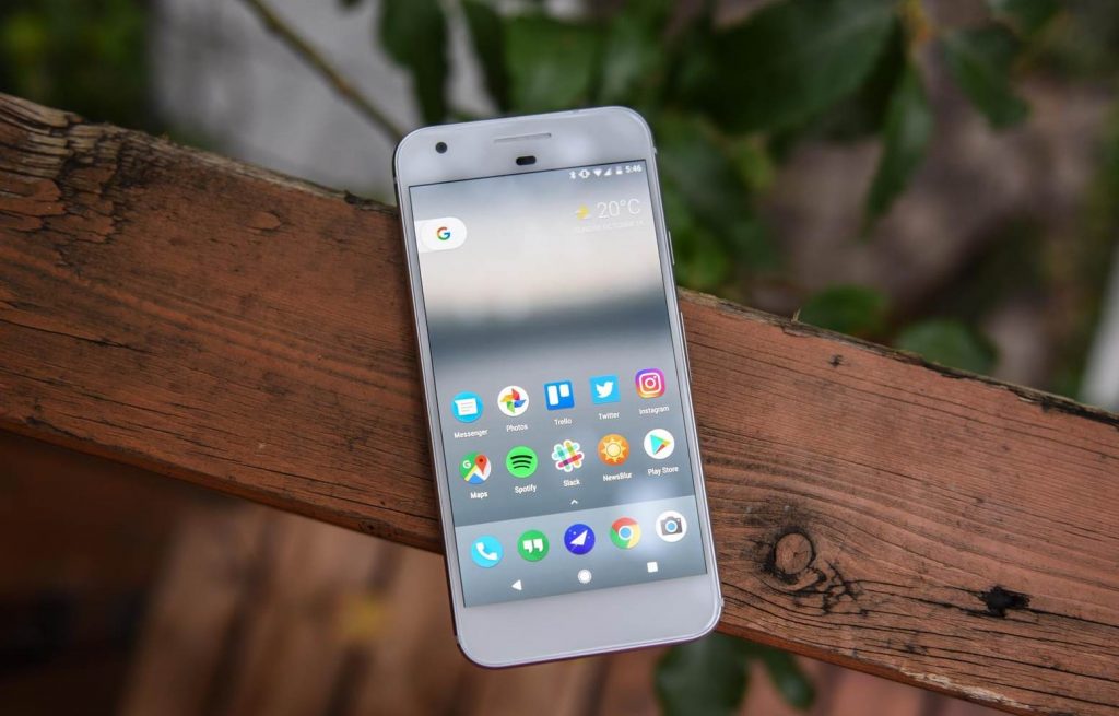 Google Pixel вид спереди