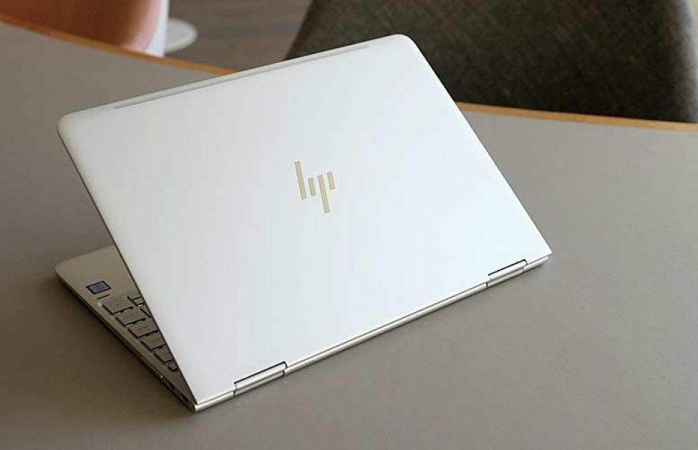 HP Spectre x360 вид сзади
