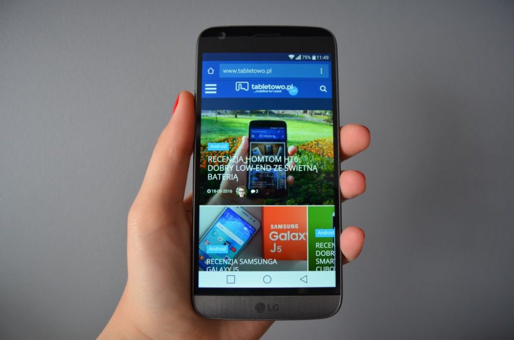 Многофункциональный LG G5