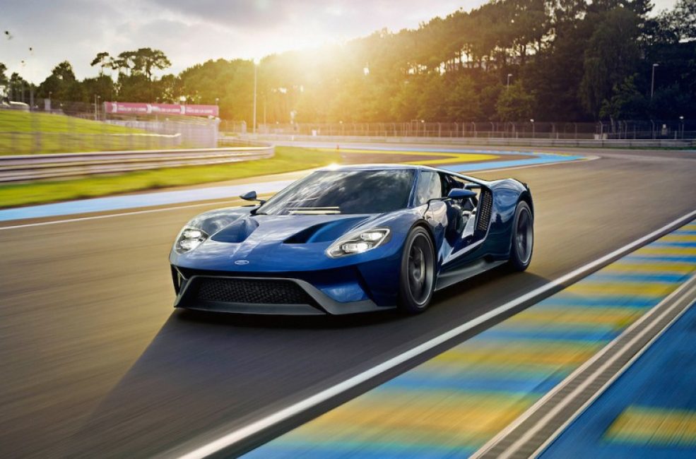 Производство лобового стекла для Ford GT