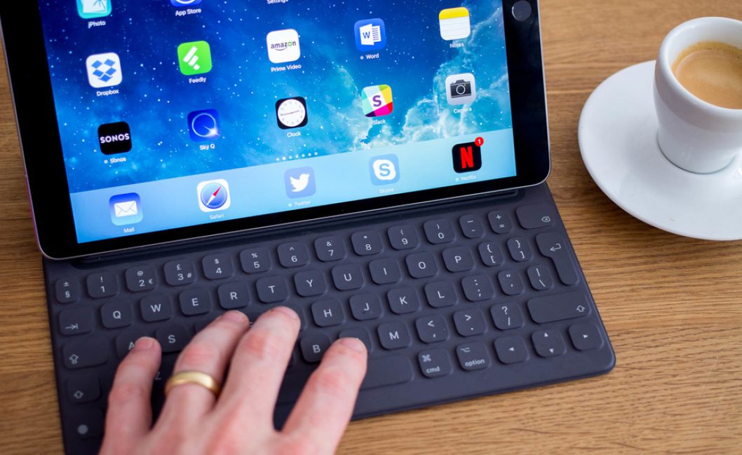 Клавиатура Apple iPad 10.5