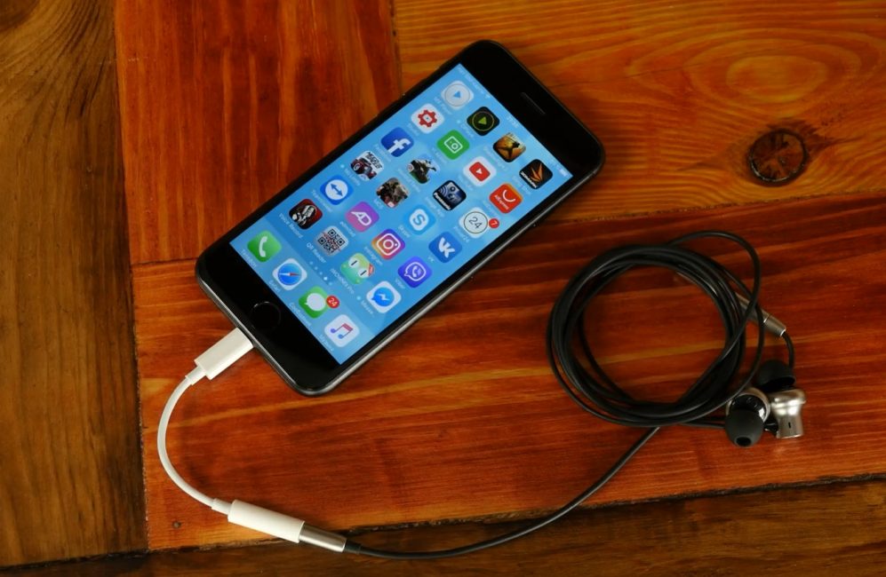 Для iPhone 7 нужен переходник