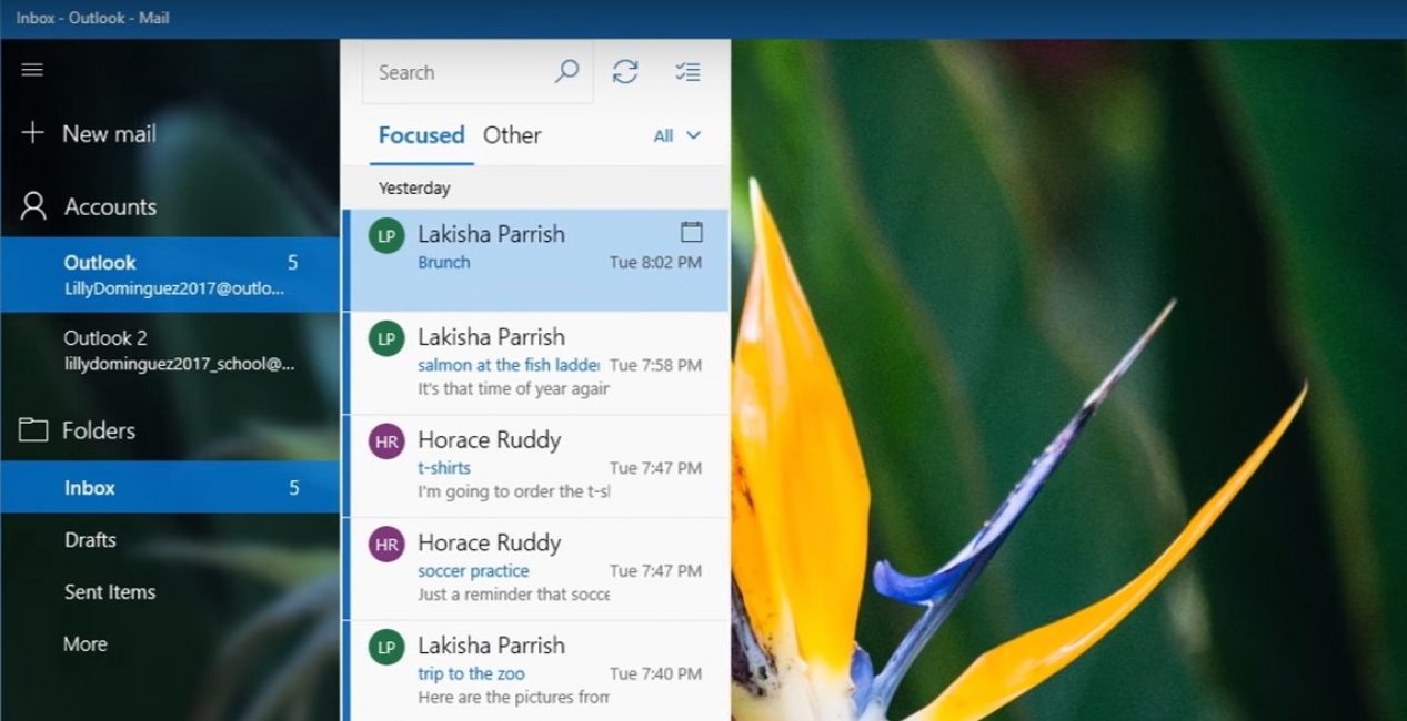Прозрачность в окнах и меню, которая красиво выглядела в Windows 7, вернулась в Windows 10